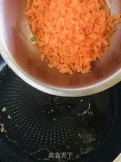 Make Beef grains of carrots and onion fried rice step 6