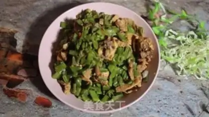 Make Meatloaf and four season beans step 6