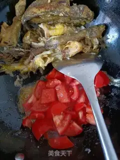 Make Tomato yellowfish soup step 2