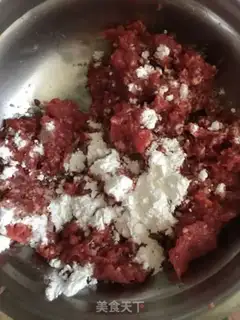 Make Black pepper beef pie step 3