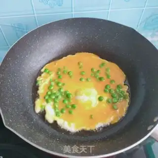 Make Peas fried eggs step 3