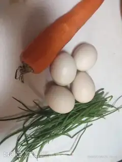 Make Carrot onion fried eggs step 0