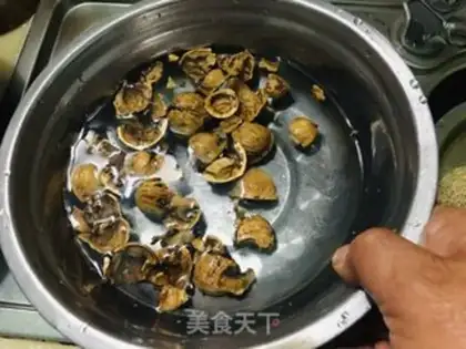 Make walnut shells boiled eggs step 0