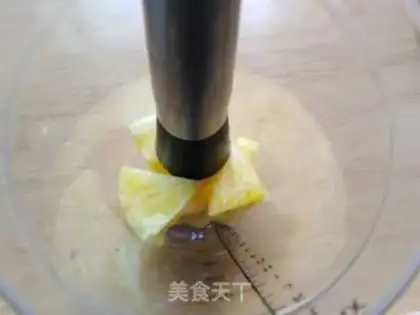 Make pineapple juice step 2