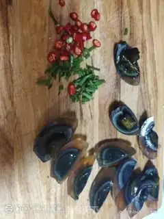 Make Spicy cold eggs step 2