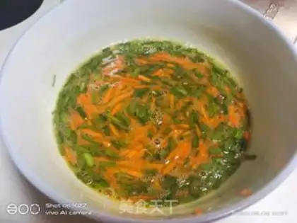 Make Carrot onion fried eggs step 3