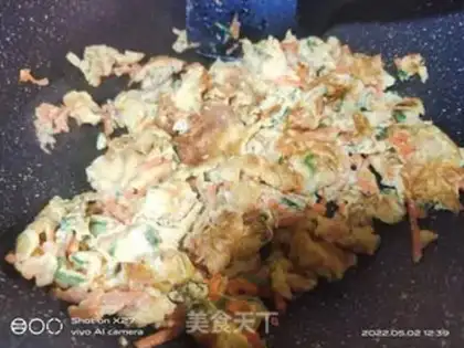 Make Carrot onion fried eggs step 5