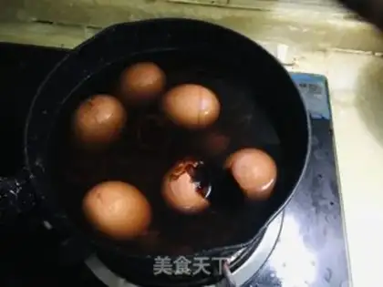 Make walnut shells boiled eggs step 6