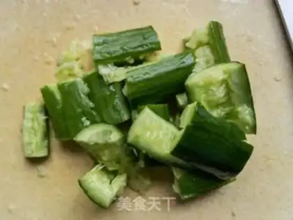 Make Onion mollusks. Dutch cucumbers step 0