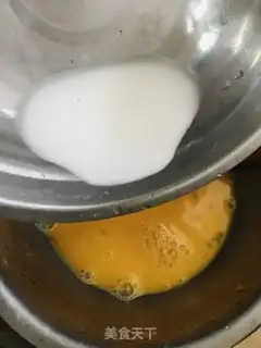 Make Onion fried eggs step 3