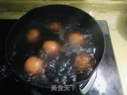Make walnut shells boiled eggs step 7