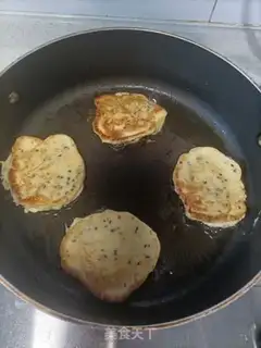 Make Banana omelet step 1