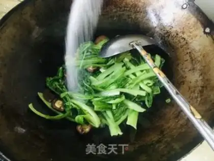 Make Fry mushrooms and cabbage step 4