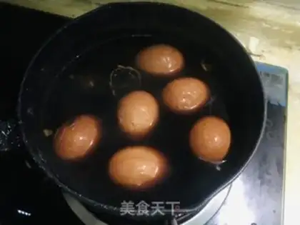 Make walnut shells boiled eggs step 9