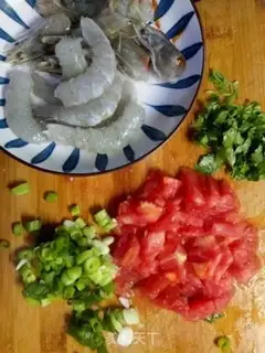 Make Tomato shrimp congee step 0