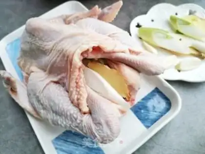 Make A chicken in the belly of a casserole step 4