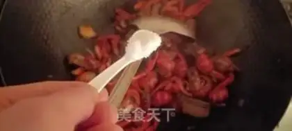 Make Spicy 13-spicy lobster step 7