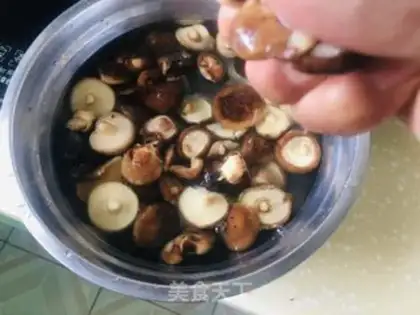 Make Mushroom sauce step 0