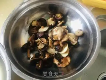 Make Mushroom sauce step 1
