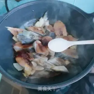 Make The onion burns the catfish step 6