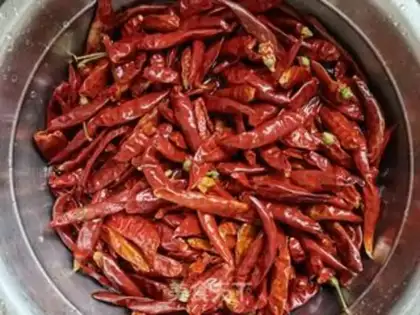 Make Spicy red oil step 1