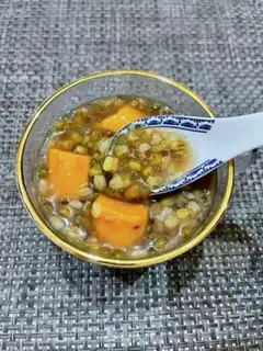 Make The green beans, the sweet potatoes step 9