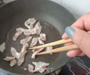 Make Eggs and pork and peppers step 5