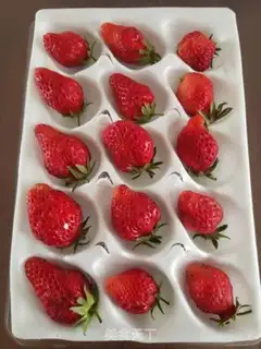 Make Strawberry juice step 0