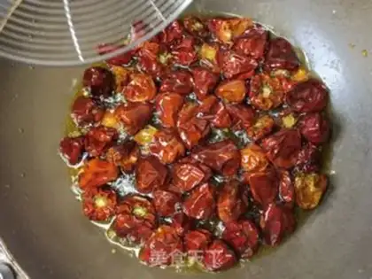 Make Spicy red oil step 8