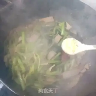 Make Eggs and pork and peppers step 12