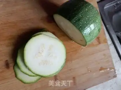 Make Eggs and red silk step 1
