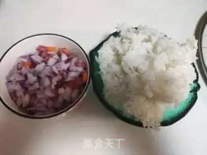 Make Onion carrot fried rice step 0