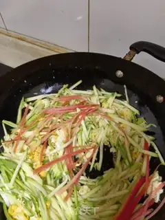 Make Eggs and red silk step 7