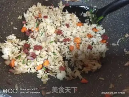 Make Onion carrot fried rice step 4