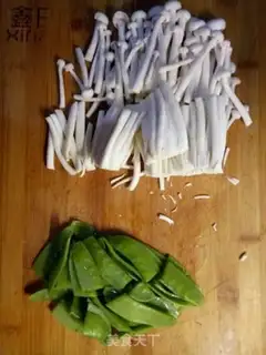 Make Dutch beans, white mushrooms step 0