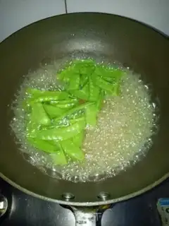 Make Dutch beans, white mushrooms step 1
