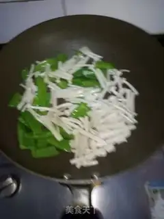 Make Dutch beans, white mushrooms step 5