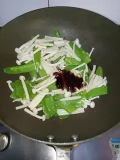Make Dutch beans, white mushrooms step 6