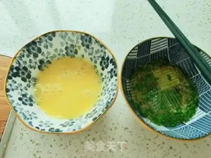 Make A flower with thick eggs step 5