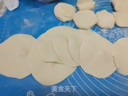 Make Eggs and buns step 1