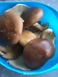Make Scrambled mushrooms step 0