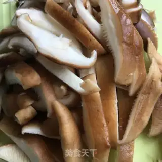 Make Scrambled mushrooms step 1