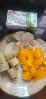 Make Mango milkshake step 0