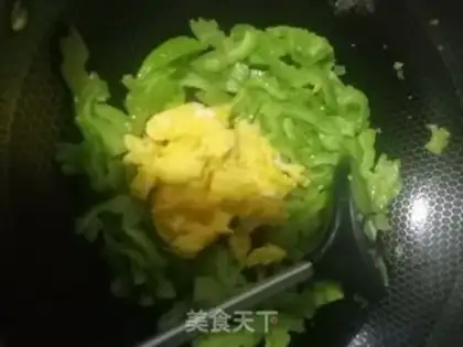 Make Scrambled eggs step 4