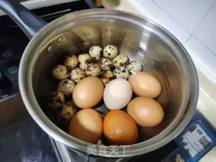 Make Lysa tea eggs step 1