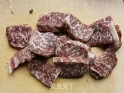 Make Black pepper snowflake steak step 1
