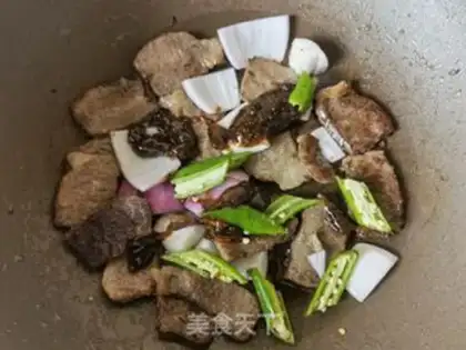 Make Black pepper snowflake steak step 5