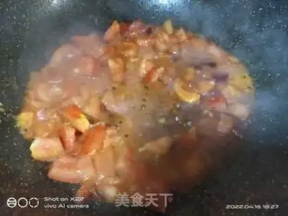 Make Tomato makes macaroni step 1
