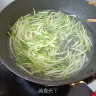 Make The rooster step 2
