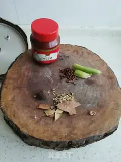 Make Spicy pig hoof step 2